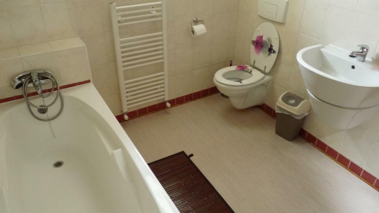 Barenton Maison La Touchardiere מראה חיצוני תמונה